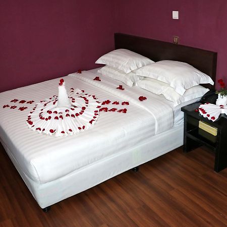 Beauty Land Hotel Yangon Exterior photo